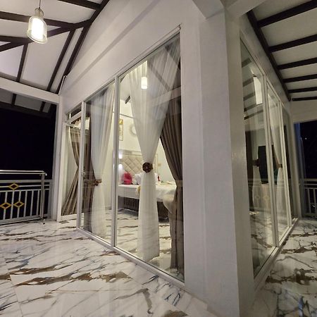 Thomas' Retreat Bukit Lawang Hotel Exterior foto
