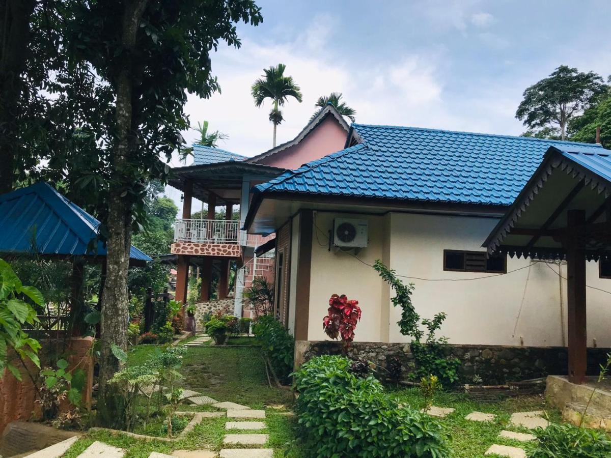 Thomas' Retreat Bukit Lawang Hotel Exterior foto