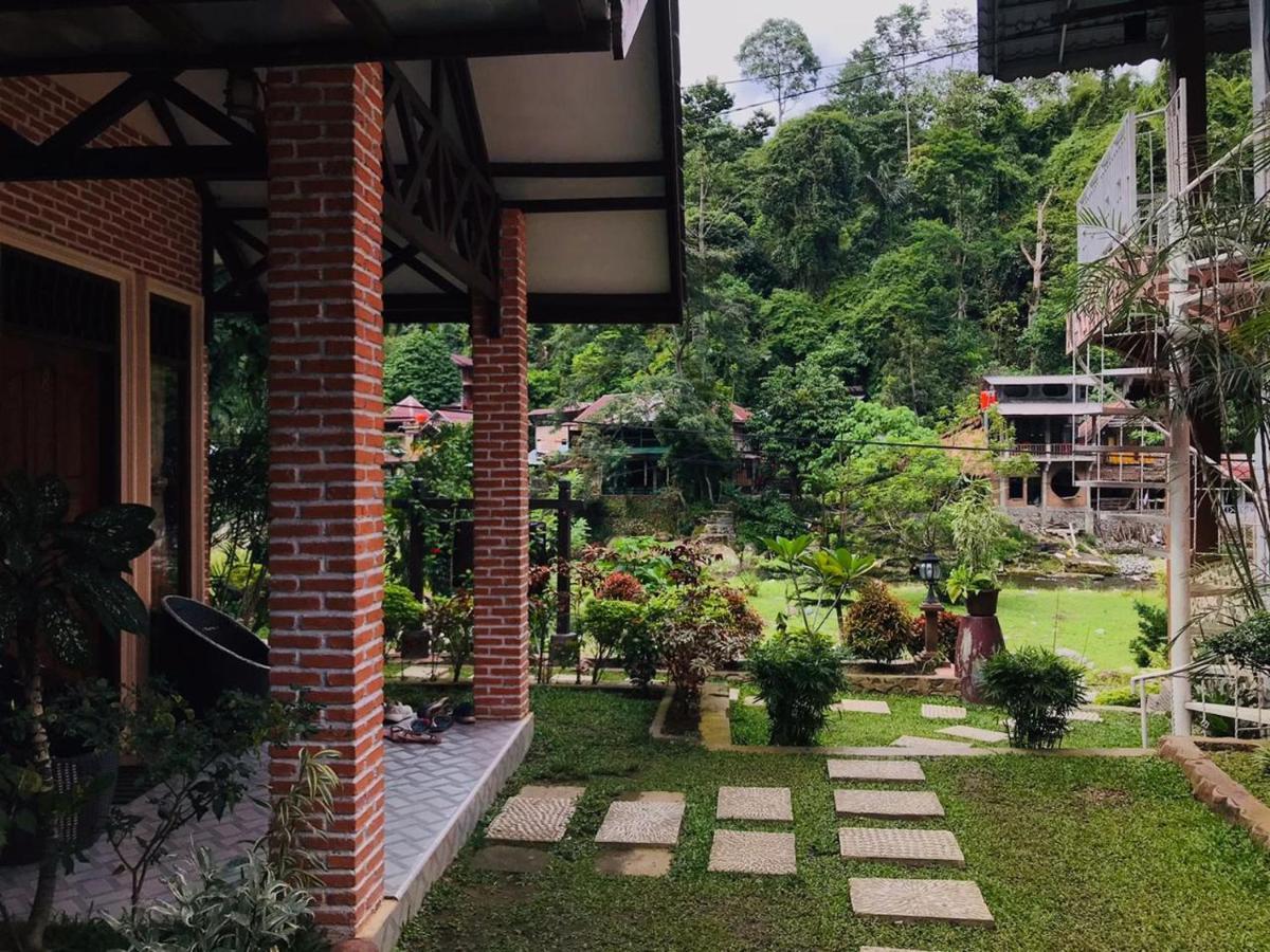 Thomas' Retreat Bukit Lawang Hotel Exterior foto