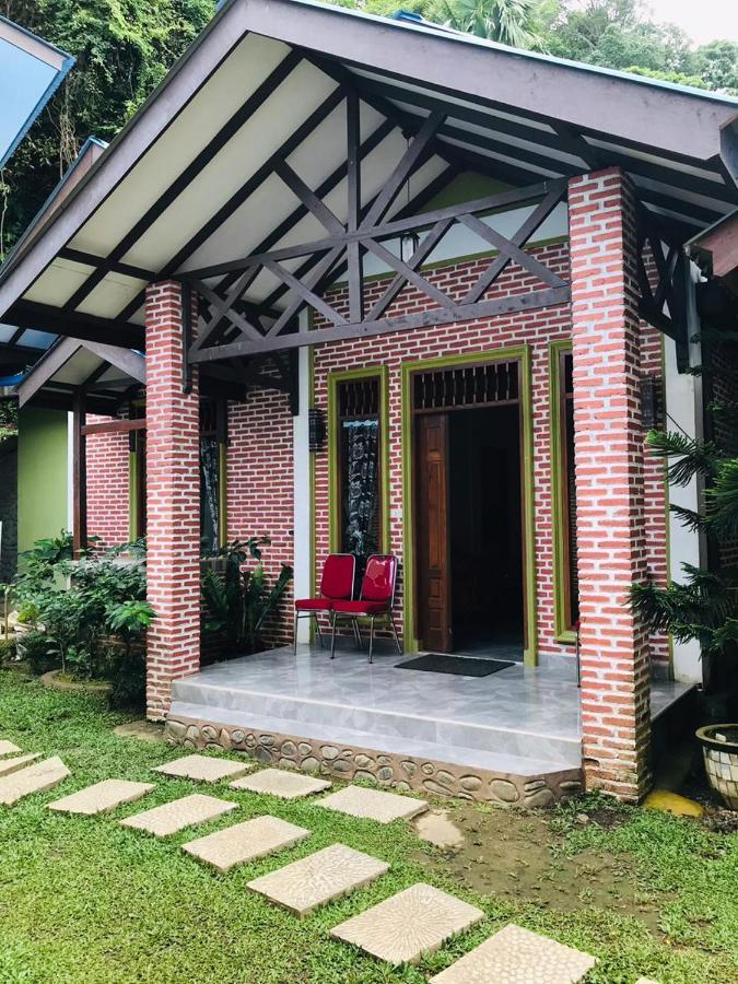 Thomas' Retreat Bukit Lawang Hotel Quarto foto