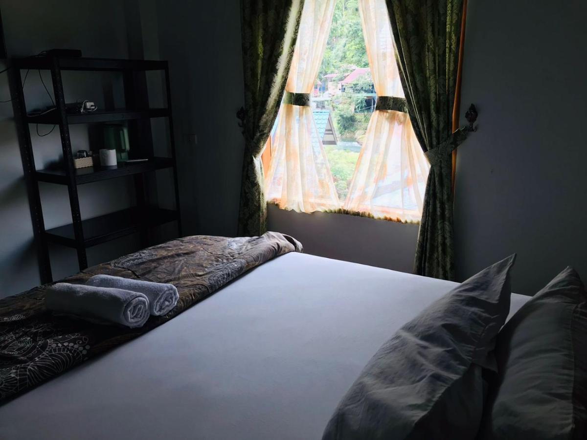 Thomas' Retreat Bukit Lawang Hotel Quarto foto