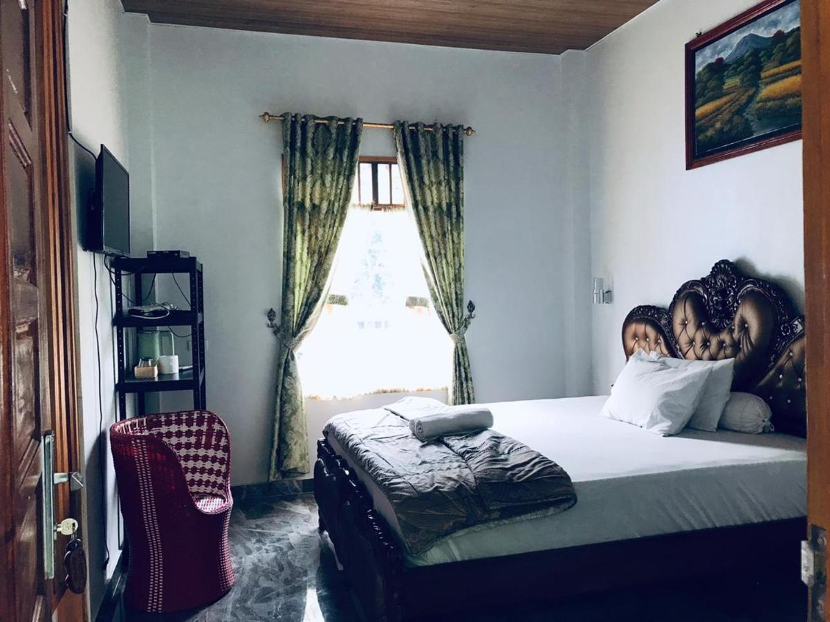 Thomas' Retreat Bukit Lawang Hotel Quarto foto