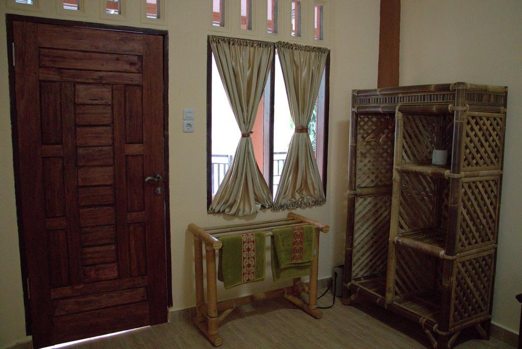 Thomas' Retreat Bukit Lawang Hotel Exterior foto