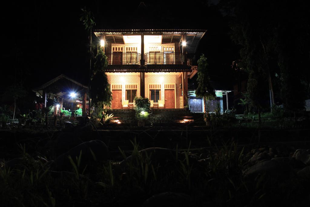 Thomas' Retreat Bukit Lawang Hotel Exterior foto