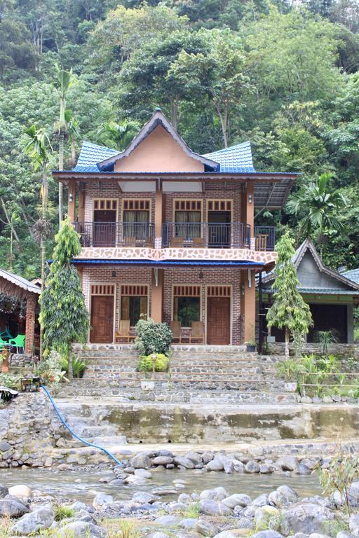 Thomas' Retreat Bukit Lawang Hotel Exterior foto